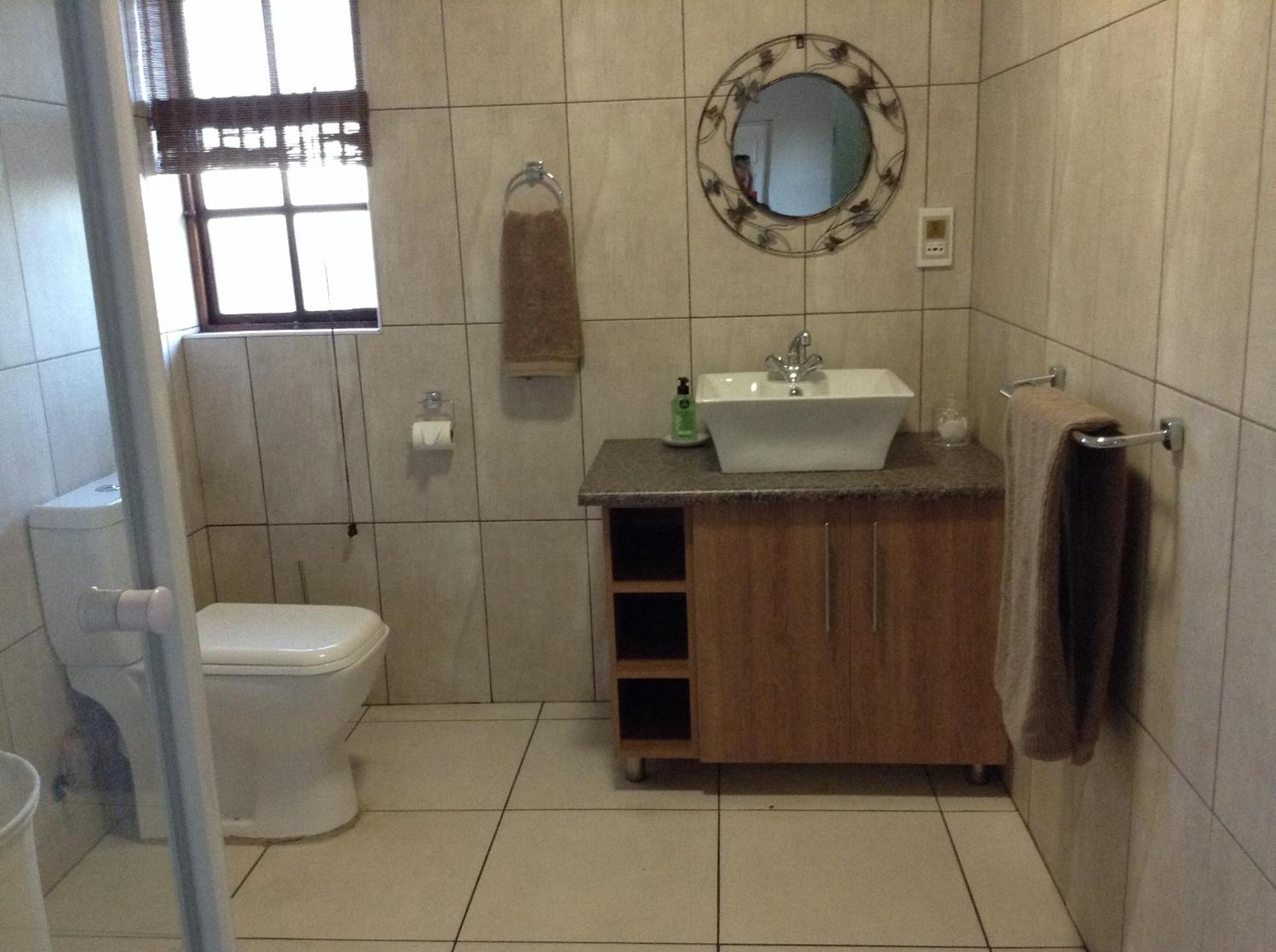 12 On Vaal Drive Guesthouse Vanderbijlpark Zimmer foto