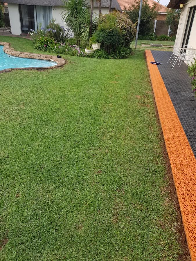 12 On Vaal Drive Guesthouse Vanderbijlpark Exterior foto