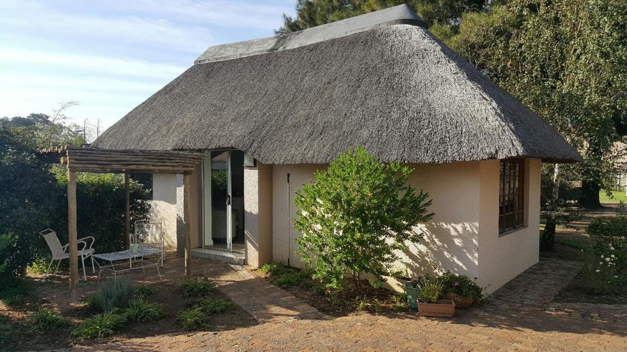 12 On Vaal Drive Guesthouse Vanderbijlpark Exterior foto